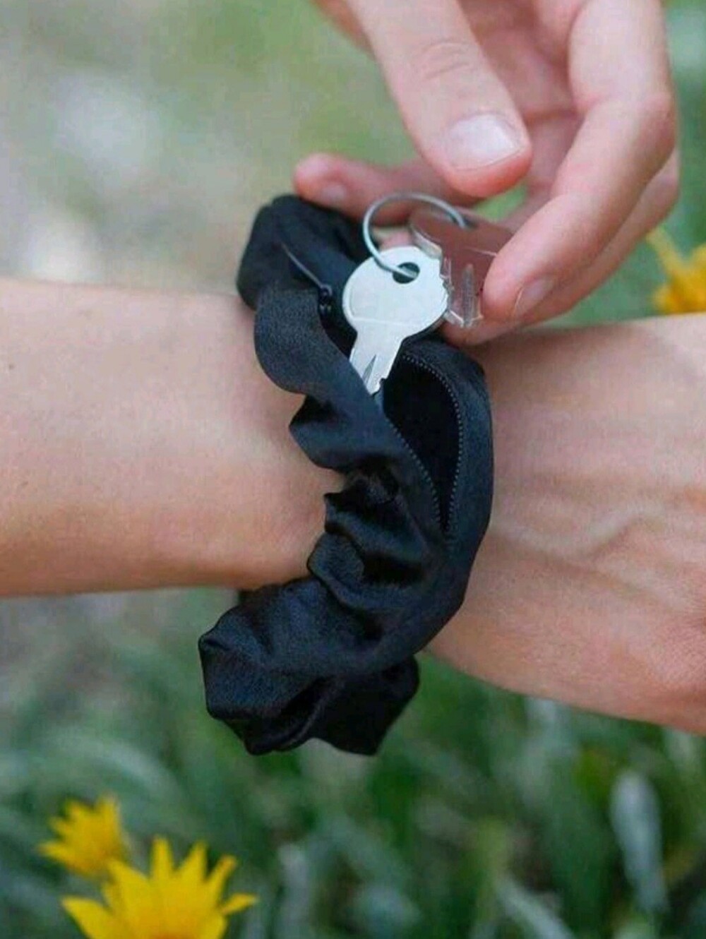 Pocket Scrunchie - Hidden Pocket Zipper Scrunchie | Hair Tie/Wrist Wallet - Picture 4 of 10